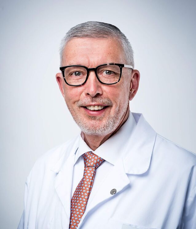 Arzt Kardiologe Lukas Eggleston